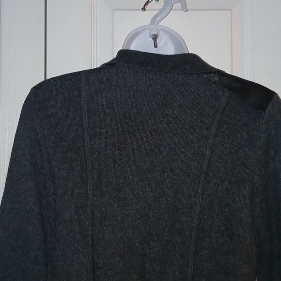 Banana Republic charcoal gray black wool blend leather patch cardigan  Sz M - Picture 6 of 7